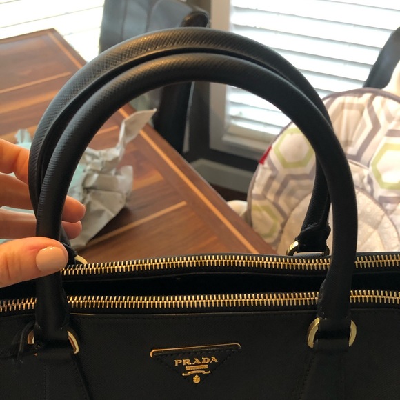 Prada Black Saffiano Lux Executive Tote Bag - Picture 3 of 8